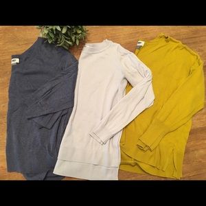 Old navy lightweight sweaters size medium